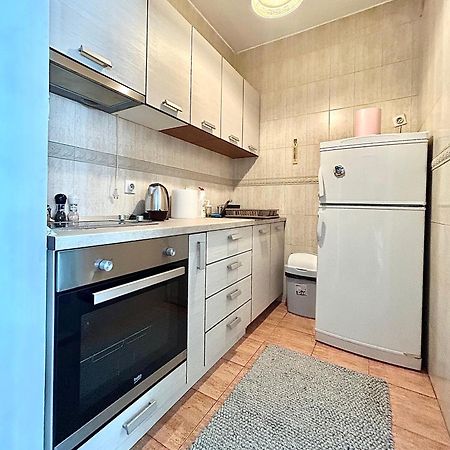 Cozy, Charming One Bedroom Apt Подгориця Екстер'єр фото